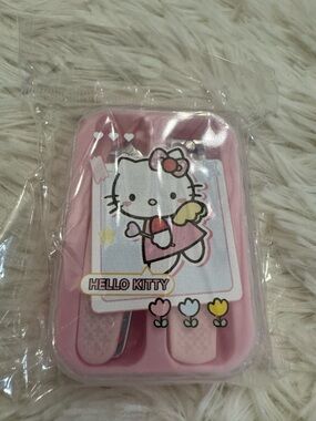 Hello Kitty Pink box with nail clippers and toe nail clippers